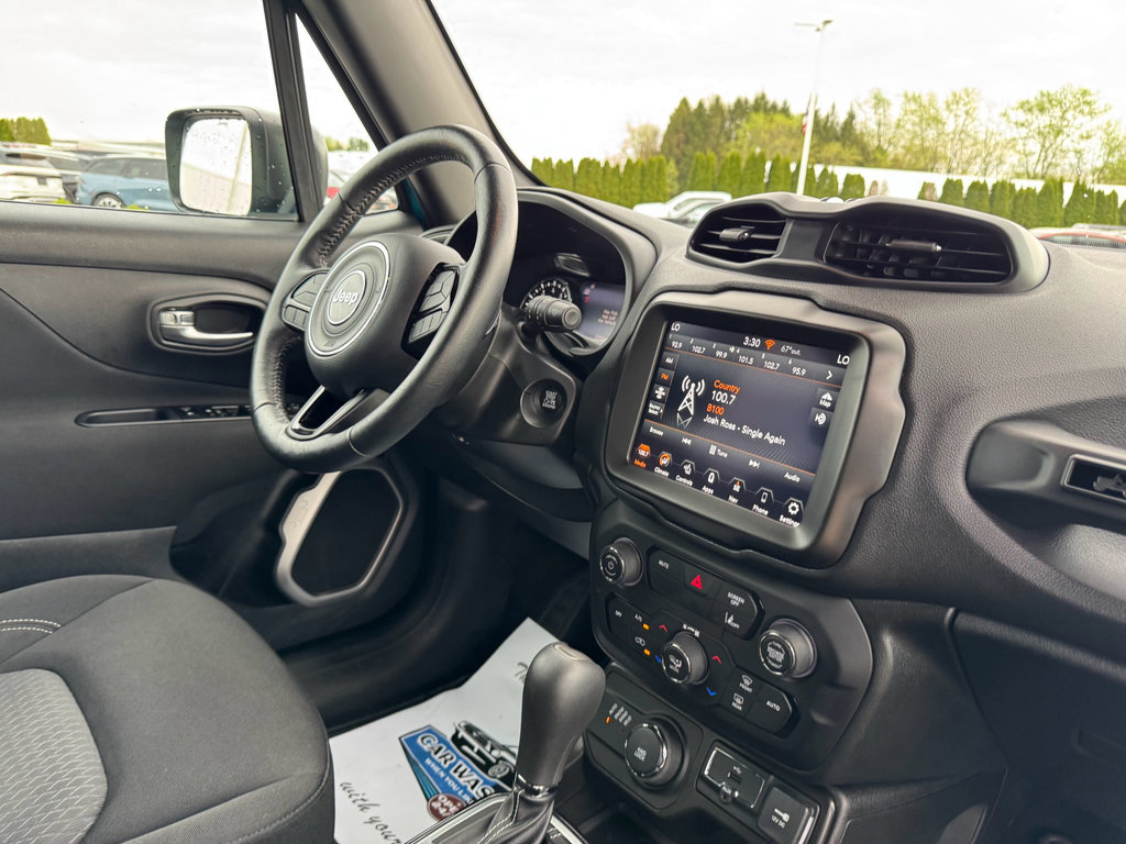 Used 2021 Jeep Renegade Latitude AWD/4WD image 30