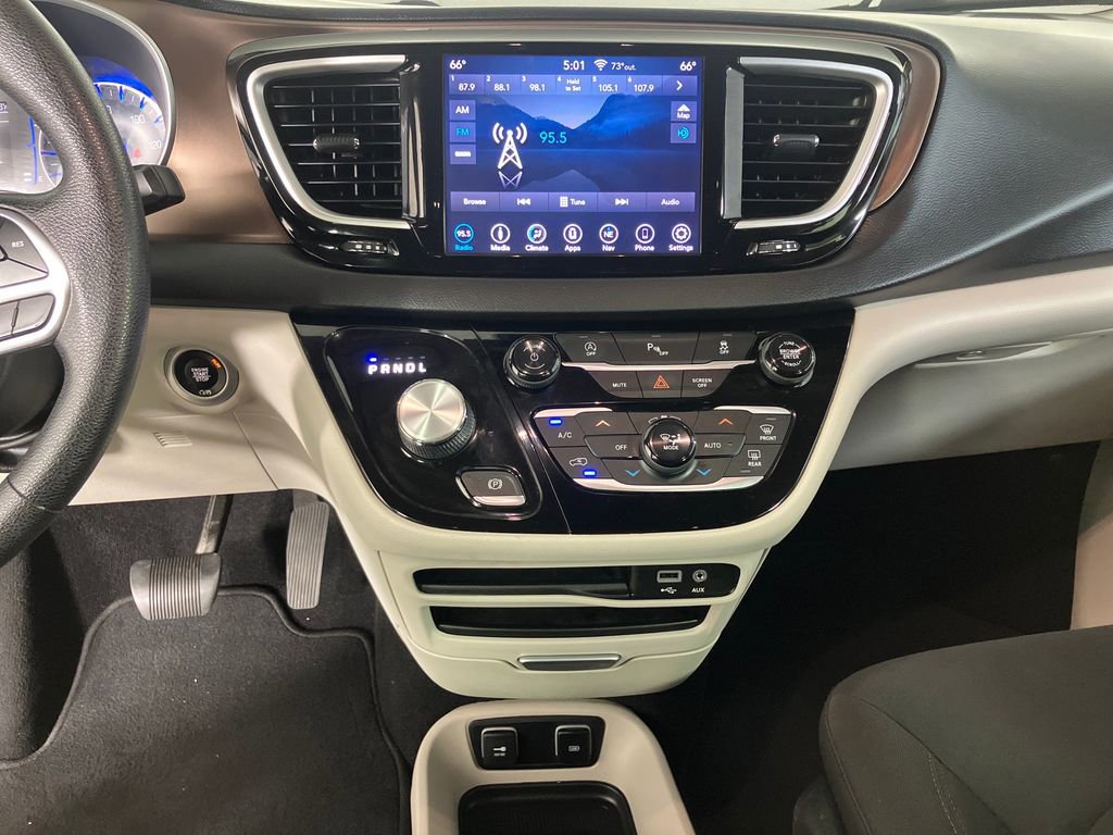 Used 2019 Chrysler Pacifica Touring Plus w/ Tire & Wheel Group image 29
