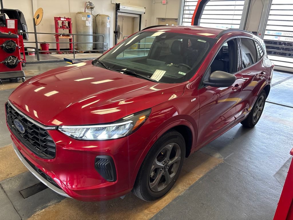 Certified 2023 Ford Escape ST-Line w/ Tech Pack #1 AWD/4WD image 2