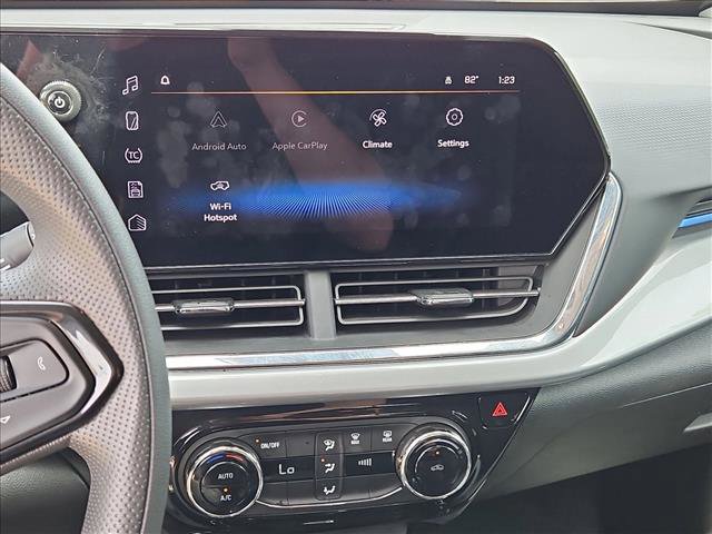 Used 2025 Chevrolet Trax LT image 14