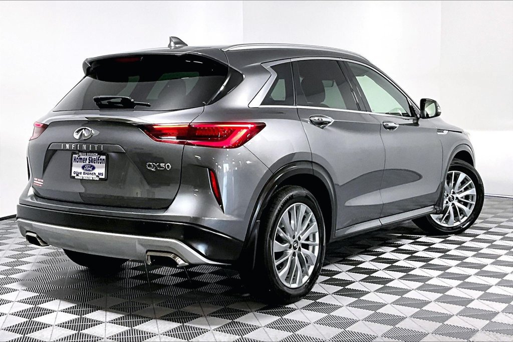 Used 2023 INFINITI QX50 Luxe w/ Cargo Package FWD image 12