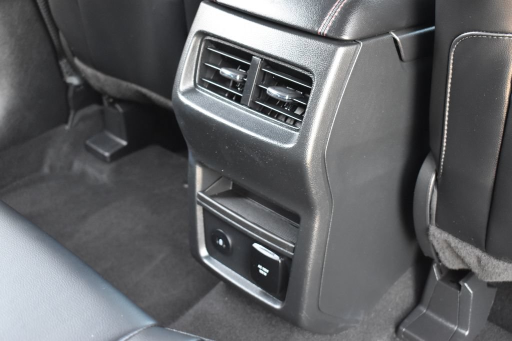 Certified 2024 Ford Edge ST-Line AWD/4WD image 27