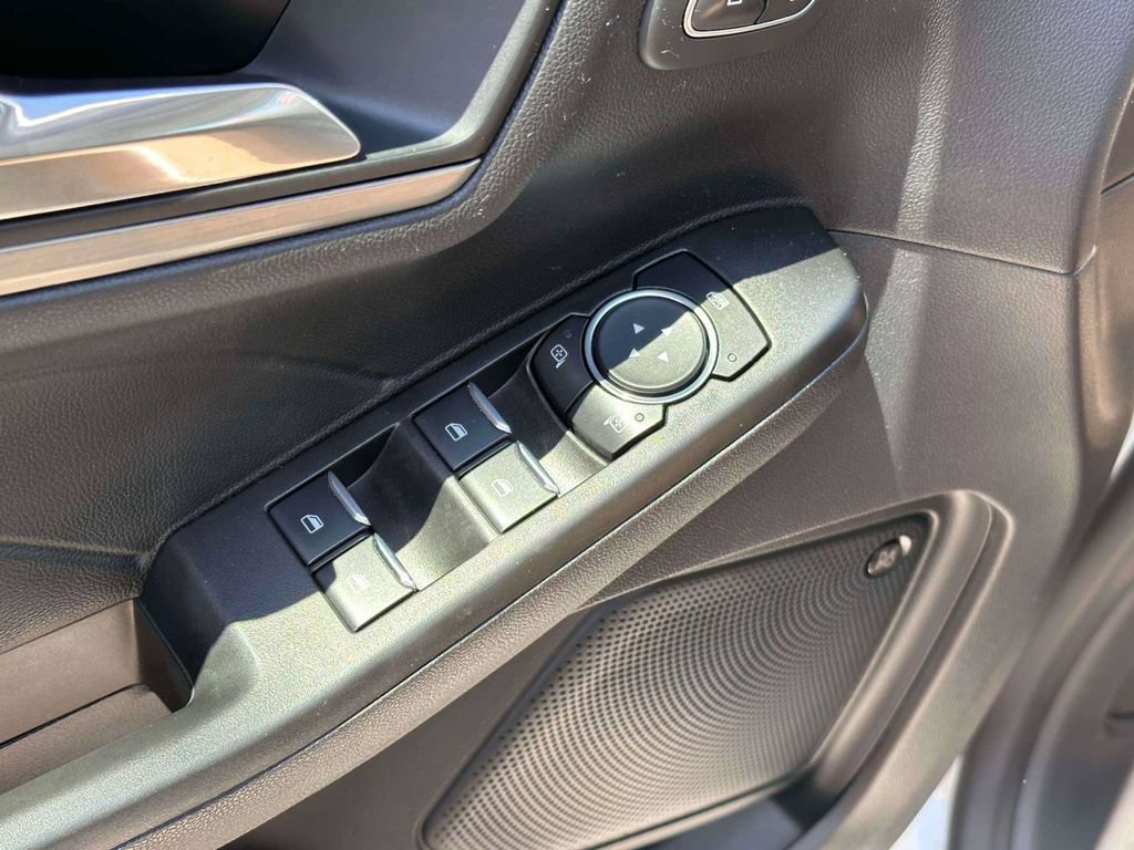 Certified 2021 Ford Escape Titanium AWD/4WD image 17
