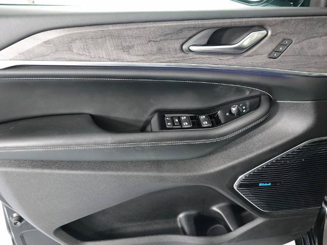 Used 2022 Jeep Grand Cherokee Overland AWD/4WD image 11
