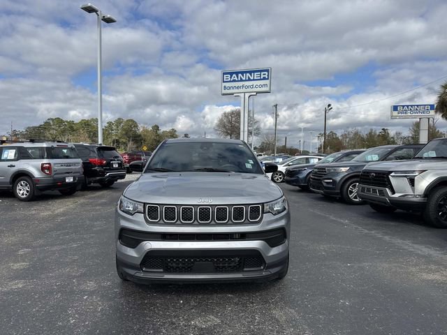Used 2023 Jeep Compass Sport image 6