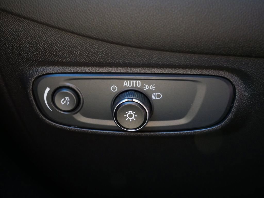 Used 2024 Chevrolet Equinox LT image 18