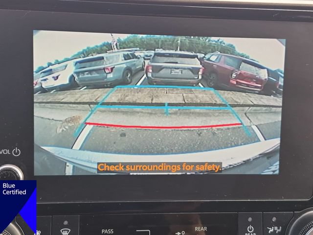 Used 2024 Toyota Highlander LE FWD image 24