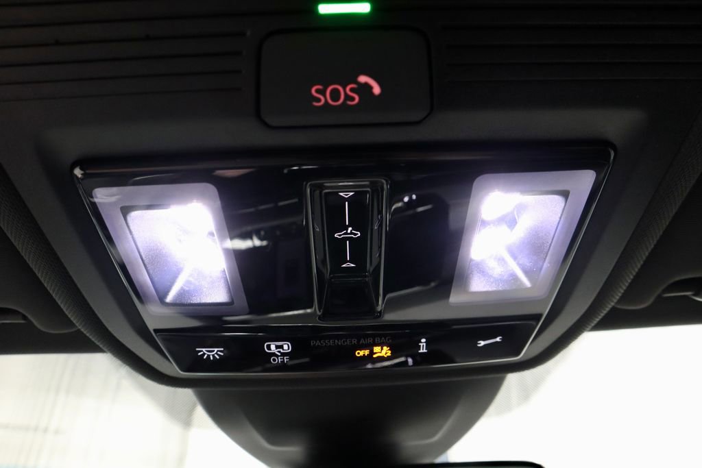 Used 2024 Volkswagen GTI SE FWD image 34
