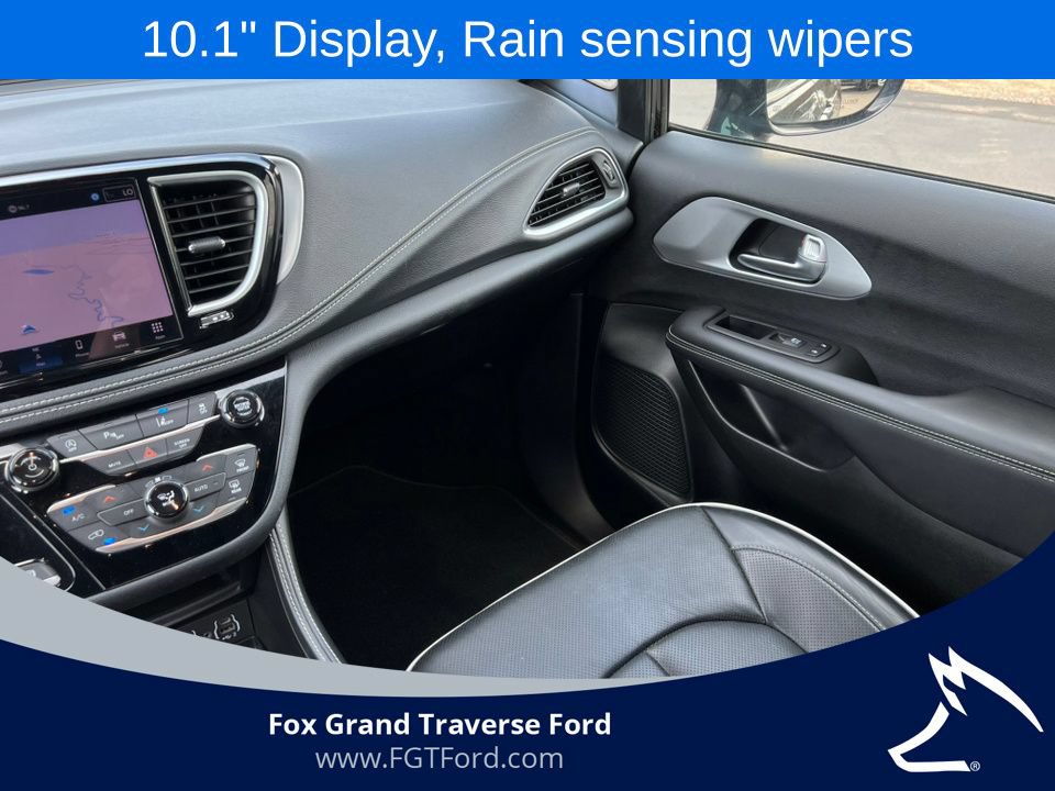 Used 2025 Chrysler Pacifica Limited FWD image 33