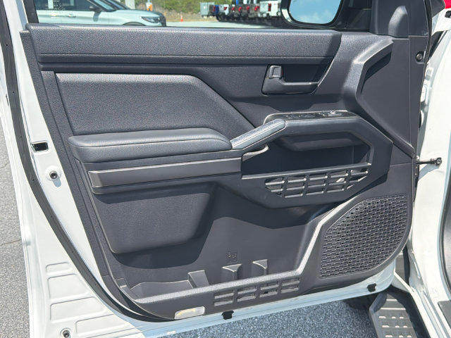 Used 2025 Toyota 4Runner SR5 AWD/4WD image 12