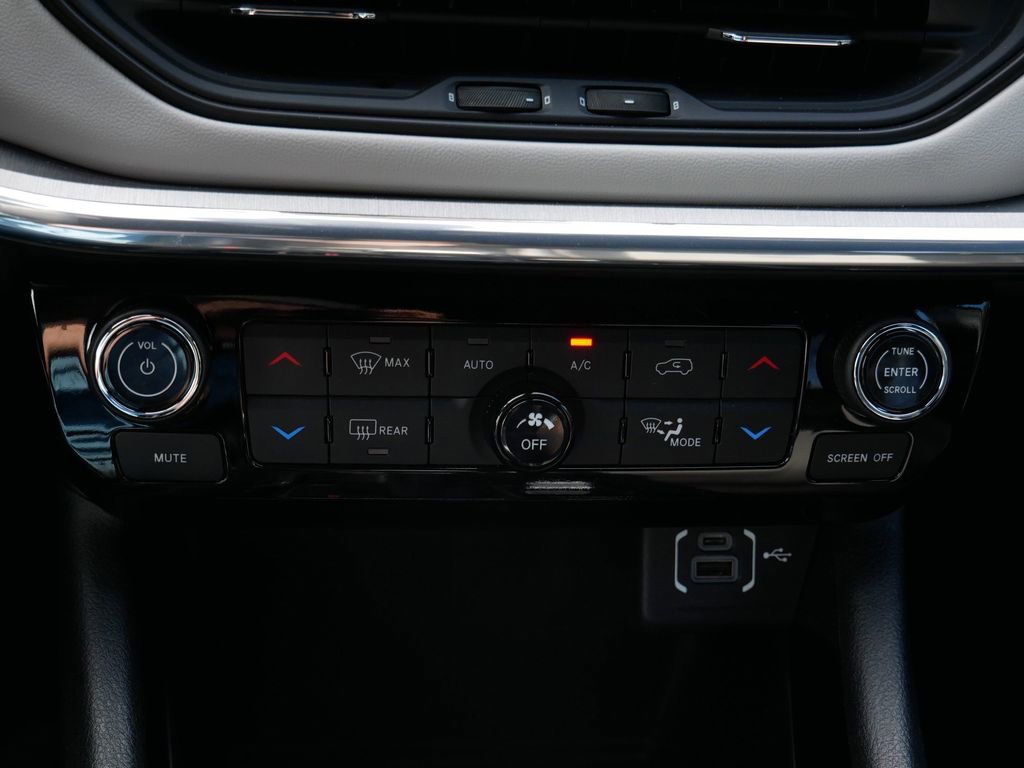 Used 2024 Jeep Compass Limited AWD/4WD image 21