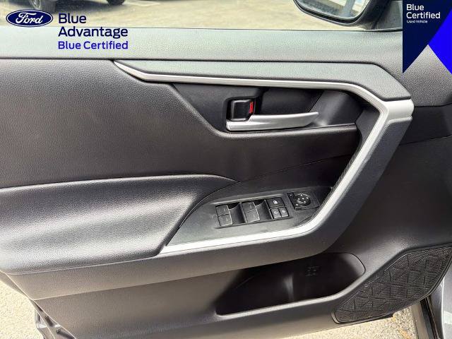 Used 2025 Toyota RAV4 XLE AWD/4WD image 15