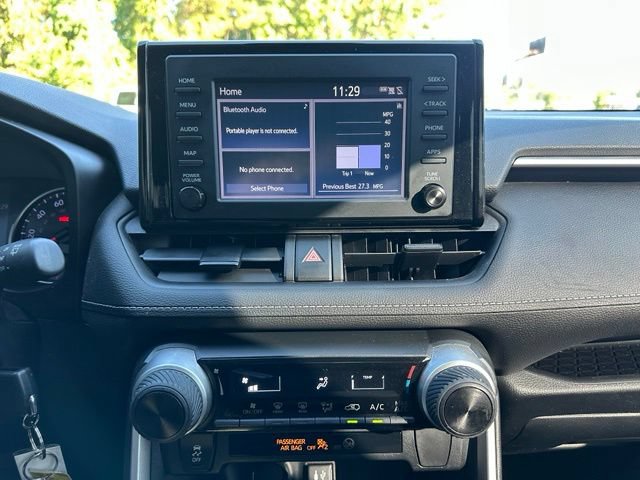 Used 2019 Toyota RAV4 LE FWD image 13