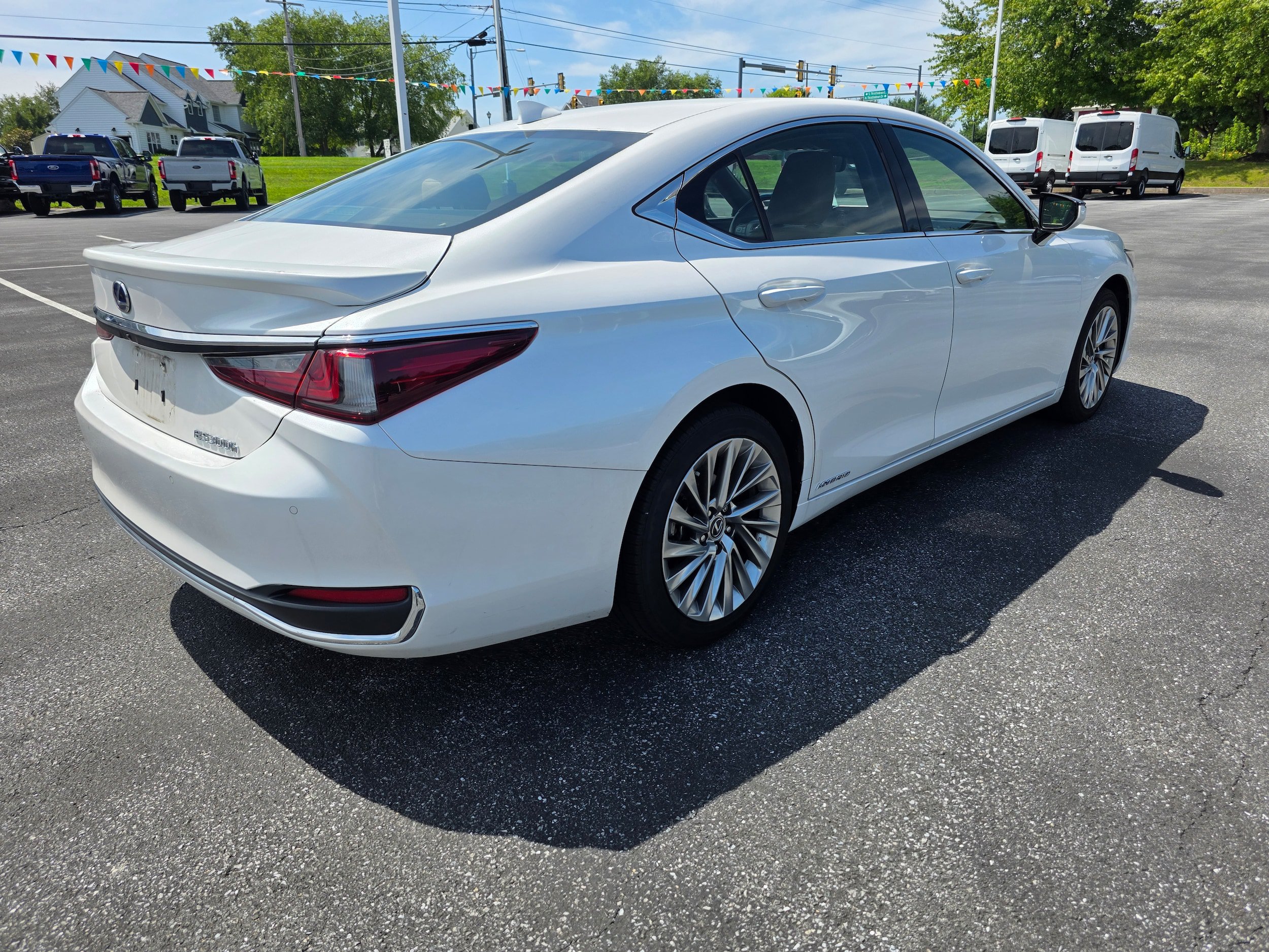 Used 2021 Lexus ES 300h w/ Accessory Package FWD image 5
