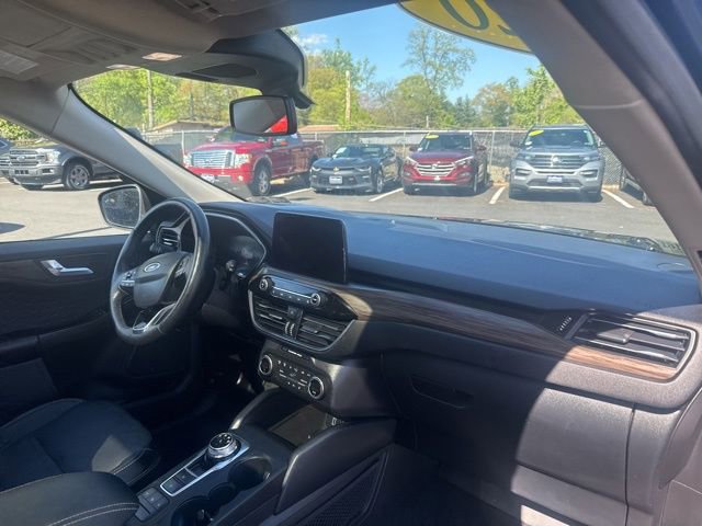 Certified 2020 Ford Escape Titanium w/ Titanium Premium Package 2.0 AWD/4WD image 10