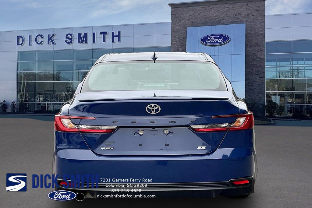 Used 2025 Toyota Camry SE FWD image 5