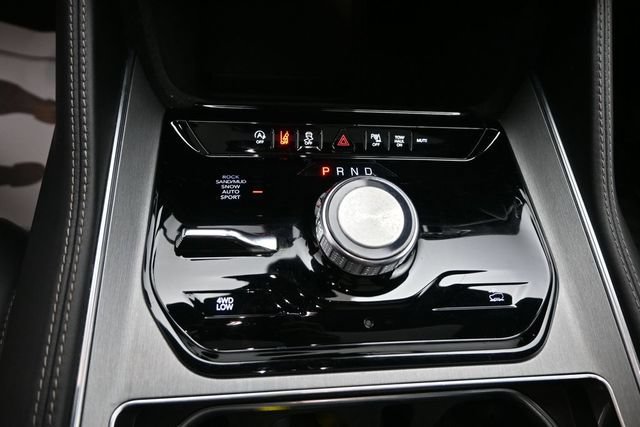 Used 2023 Jeep Wagoneer Series II AWD/4WD image 18