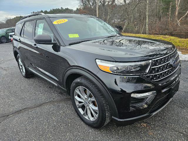 Certified 2021 Ford Explorer XLT w/ Equipment Group 202A AWD/4WD image 3