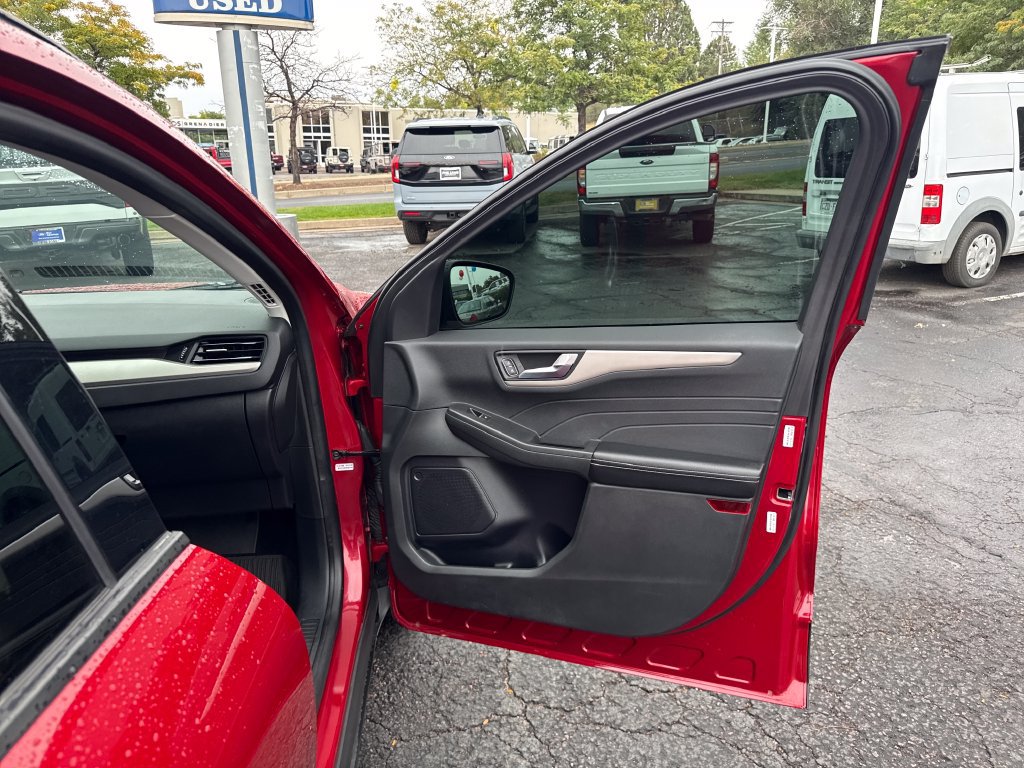 Certified 2022 Ford Escape SEL AWD/4WD image 28