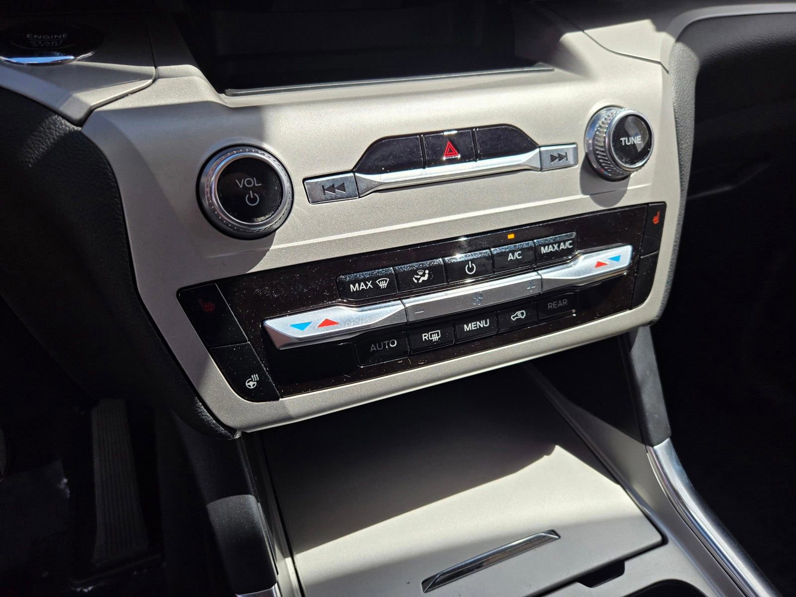 Certified 2024 Ford Explorer XLT w/ Equipment Group 202A AWD/4WD image 24