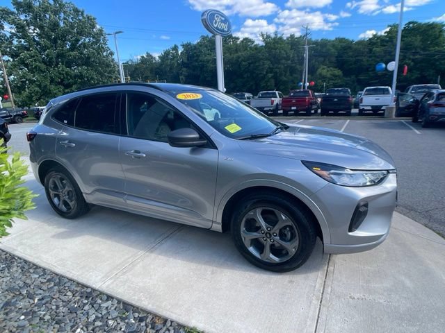 Certified 2023 Ford Escape ST-Line w/ Tech Pack #1 AWD/4WD image 9
