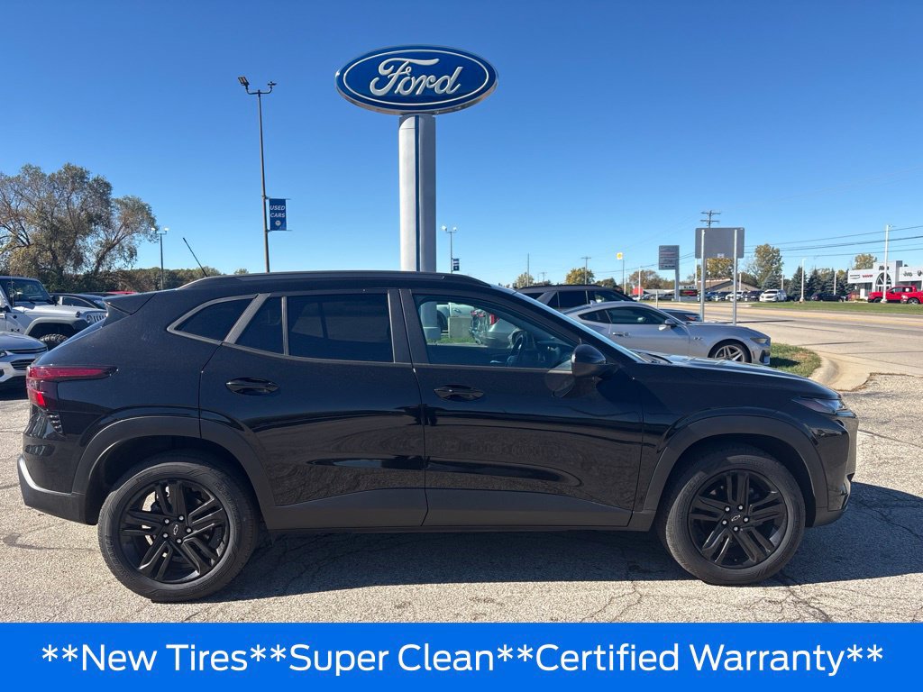 Used 2024 Chevrolet Trax ACTIV FWD image 2