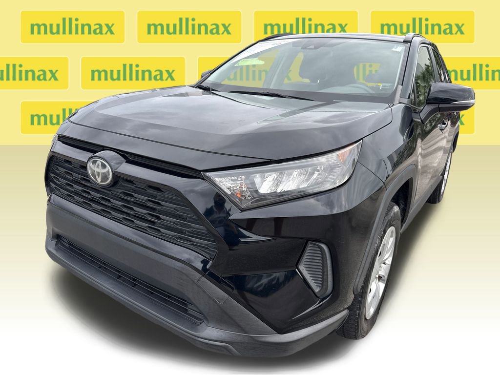 Used 2020 Toyota RAV4 LE image 9
