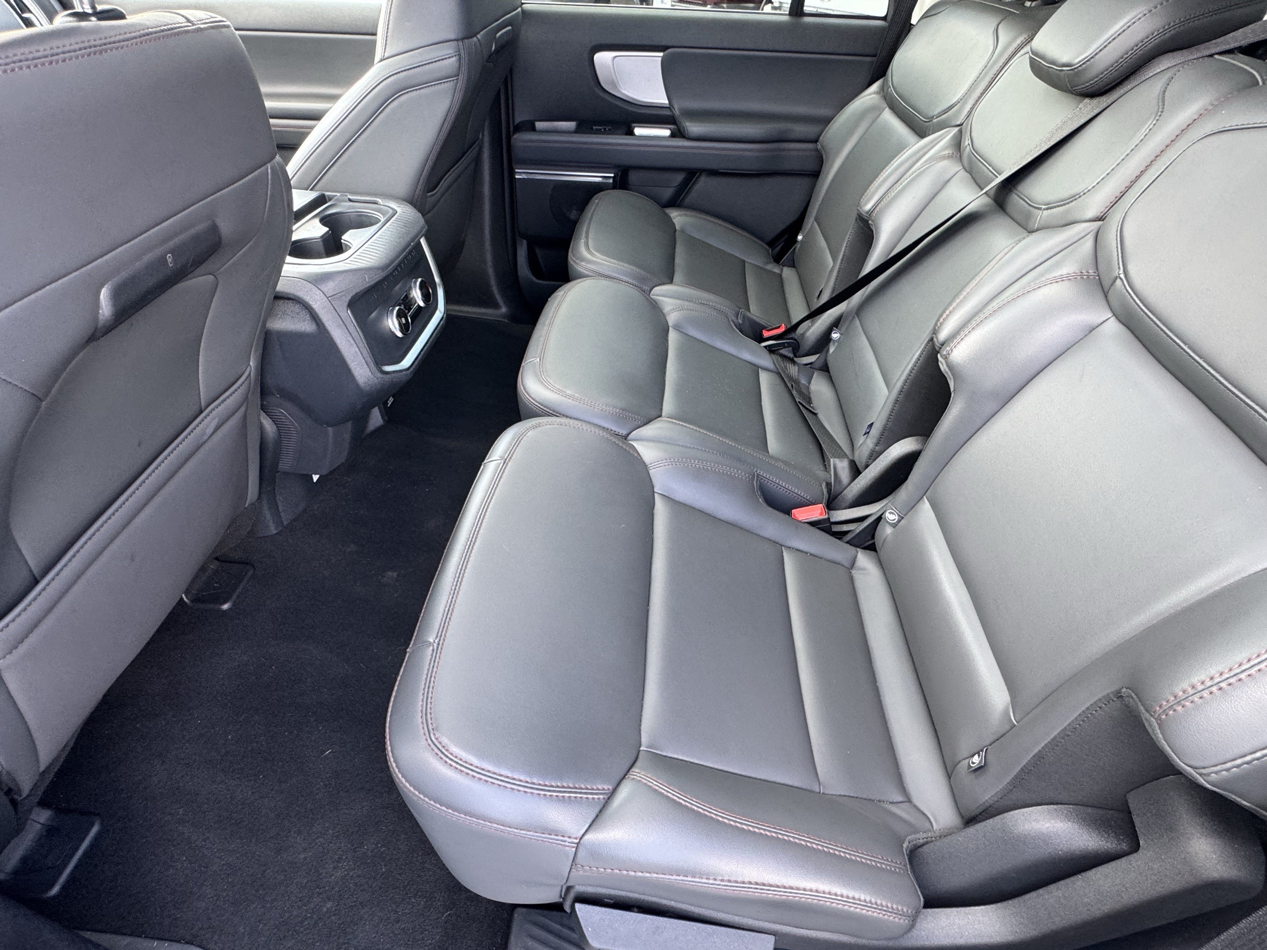 Certified 2025 Ford Expedition Active AWD/4WD image 25