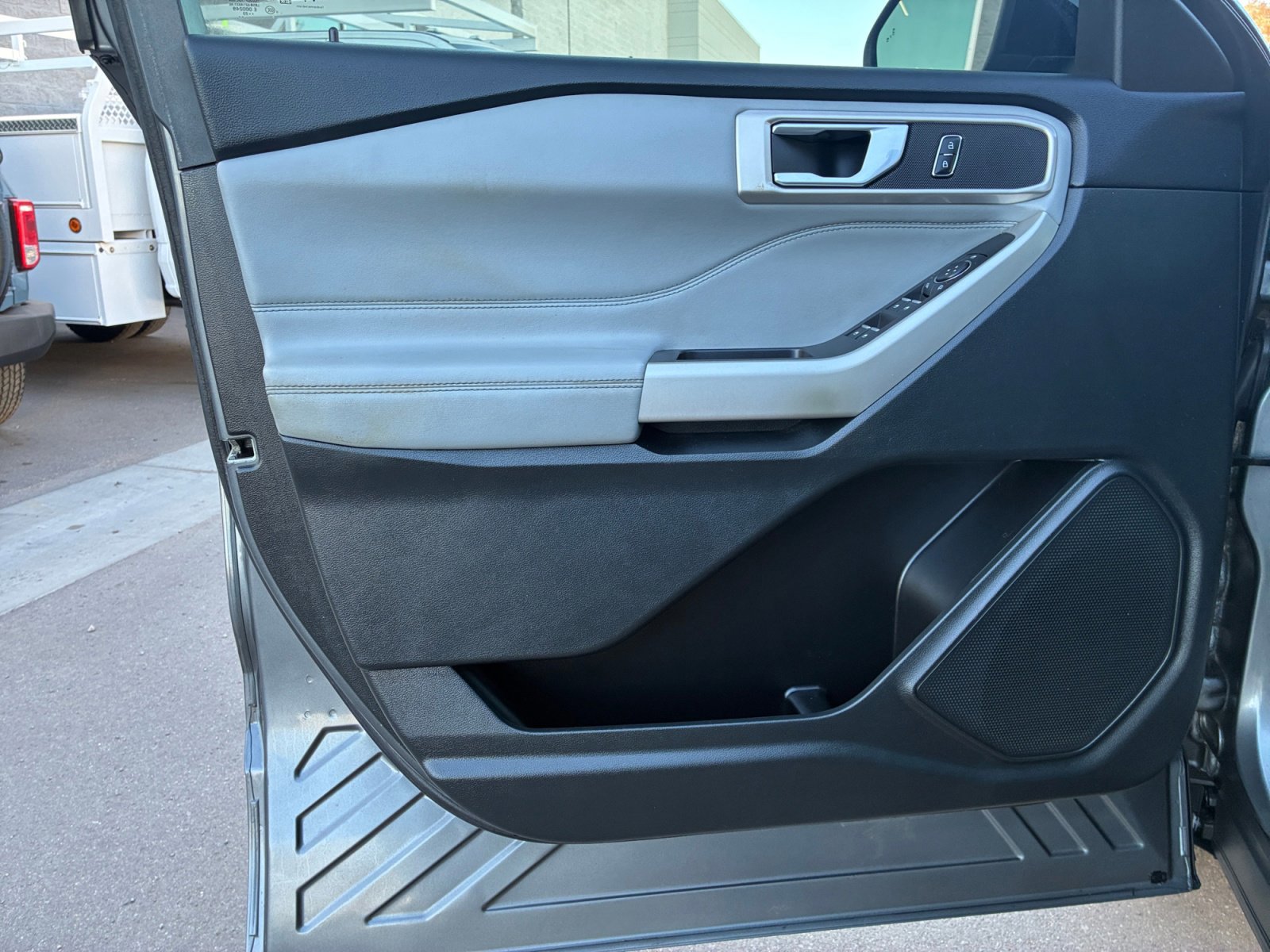 Certified 2023 Ford Explorer XLT w/ Equipment Group 202A image 14