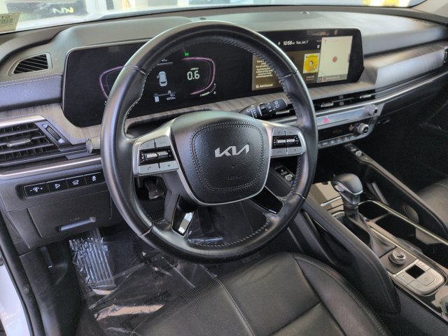 Used 2024 Kia Telluride EX w/ EX Captain's Chair Package FWD image 17