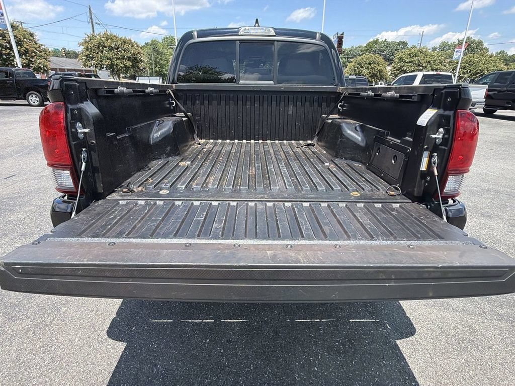 Used 2022 Toyota Tacoma SR AWD/4WD image 23