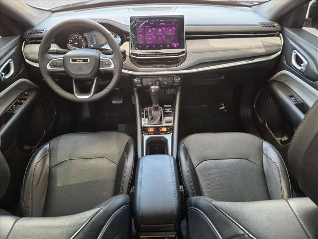 Used 2023 Jeep Compass Latitude w/ Sun and Sound Group AWD/4WD image 18