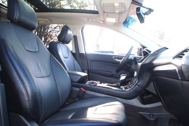 Certified 2017 Ford Edge Titanium w/ Equipment Group 301A image 11