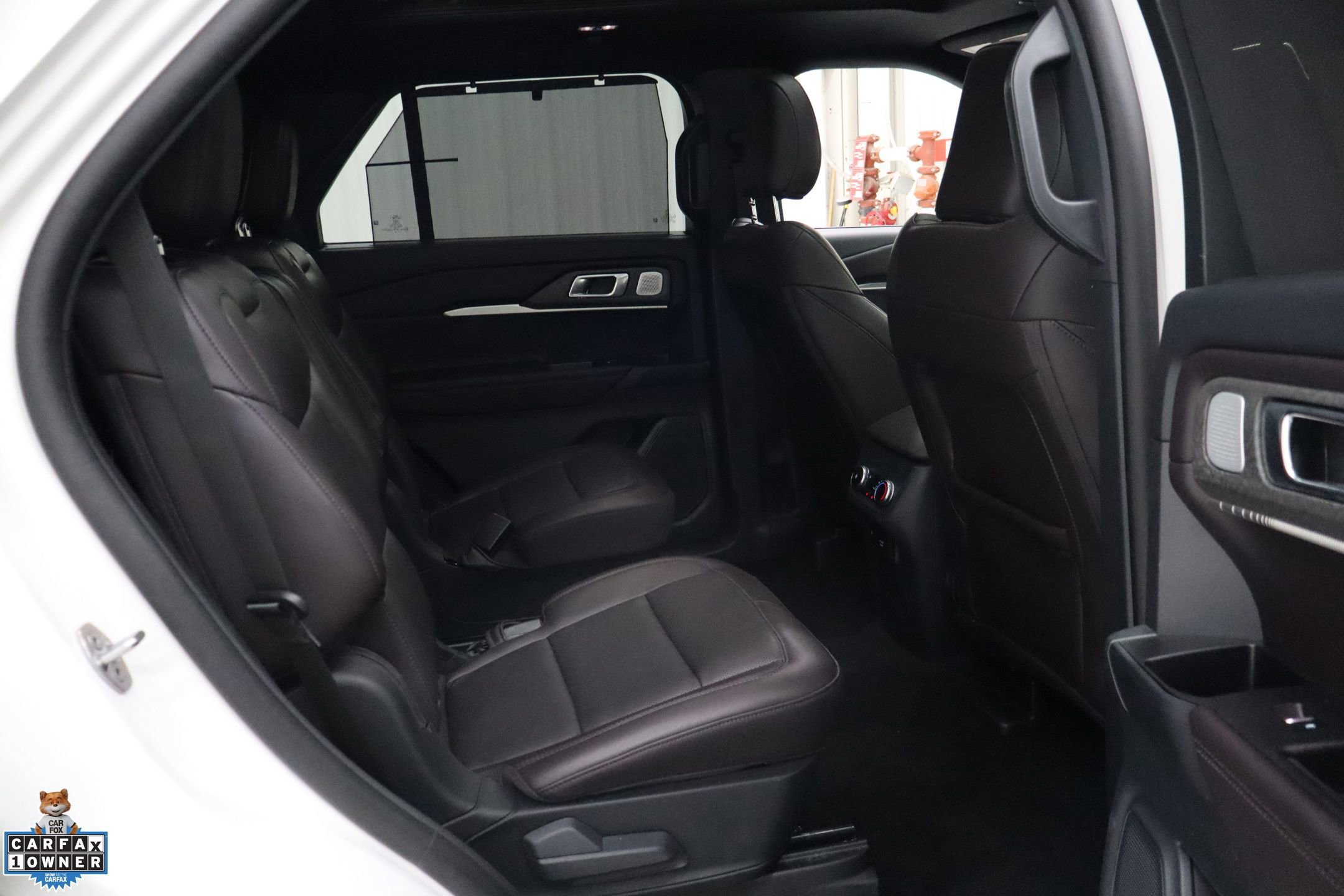 Certified 2025 Ford Explorer Platinum RWD image 36