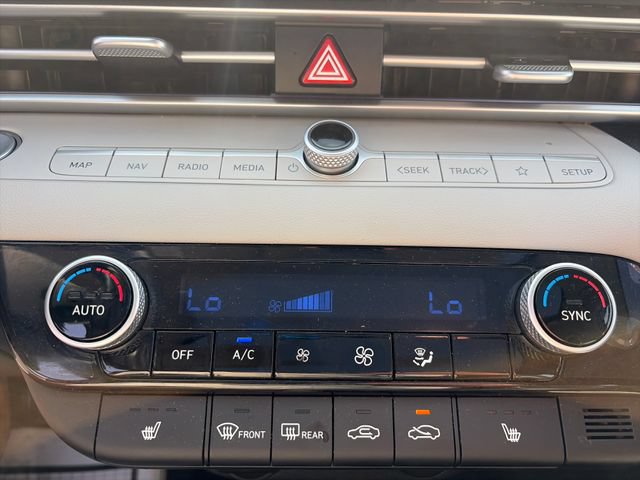 Used 2025 Hyundai Elantra Limited FWD image 20