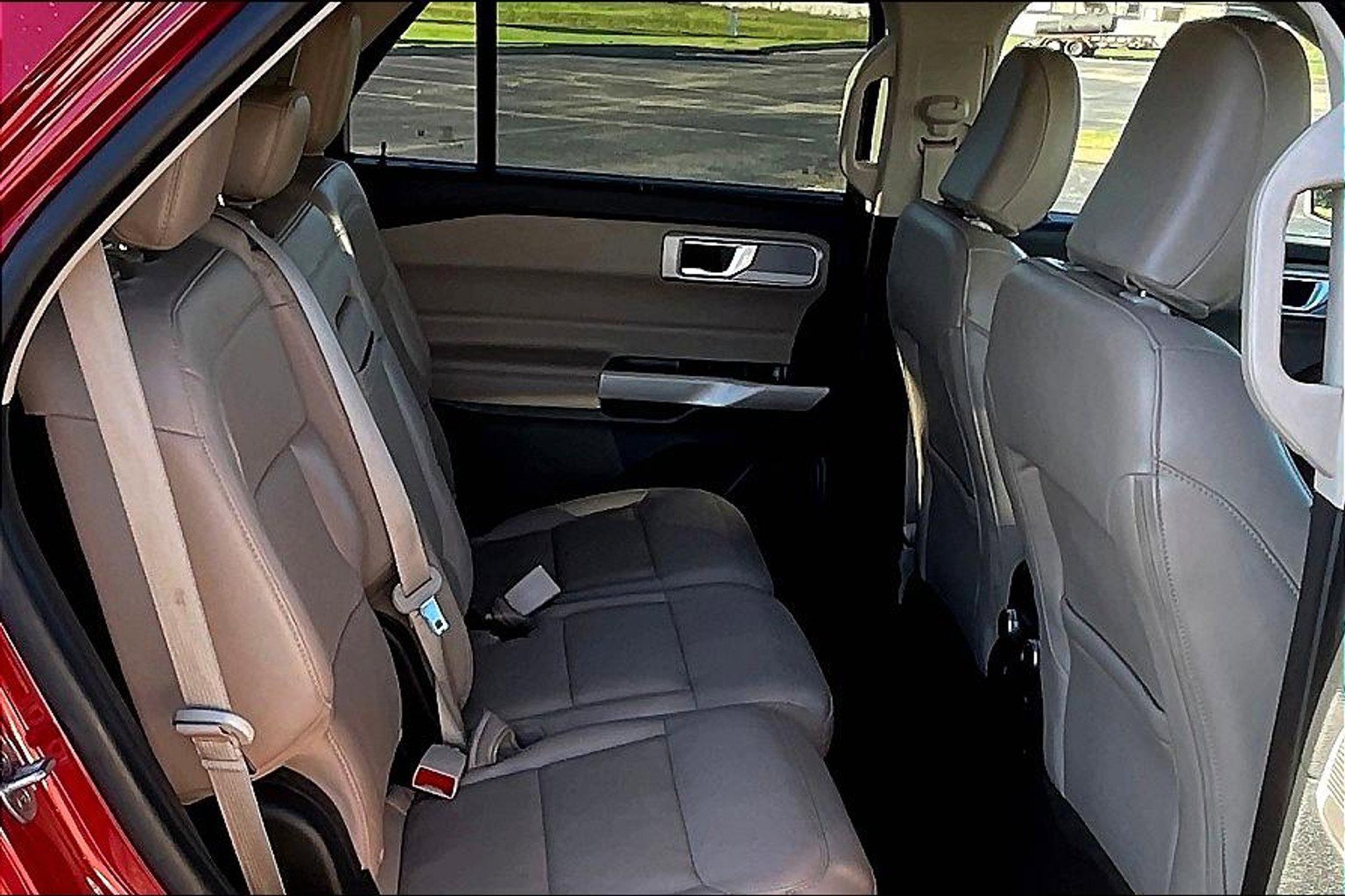 Certified 2024 Ford Explorer Limited image 19