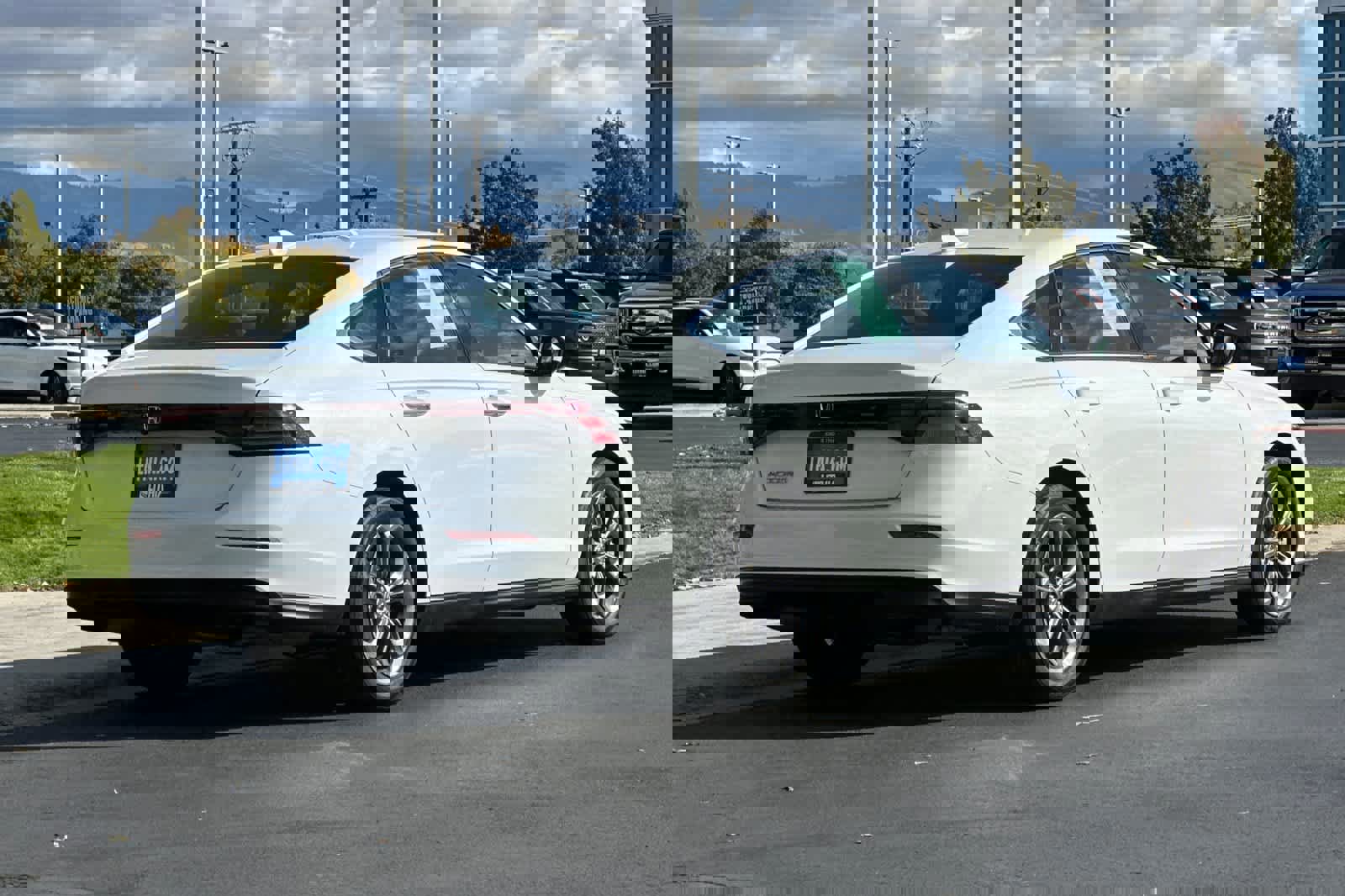 Used 2023 Honda Accord EX image 5