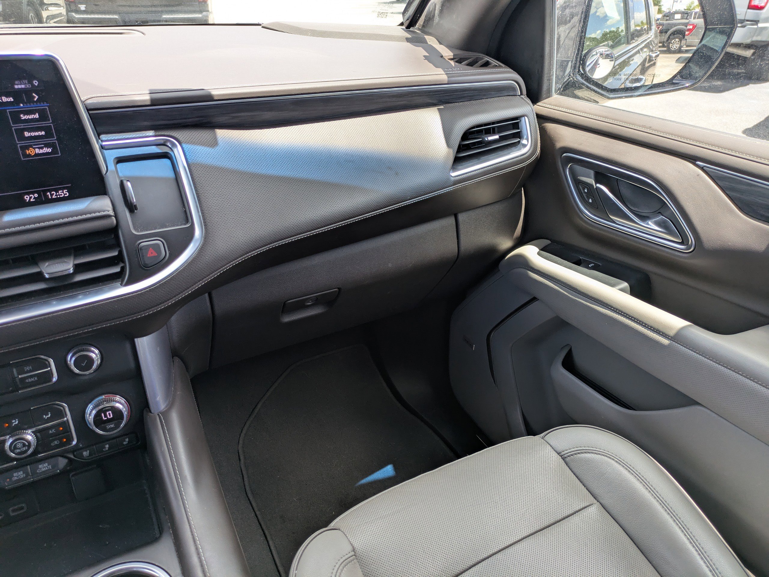 Used 2021 GMC Yukon SLT w/ SLT Premium Package AWD/4WD image 17