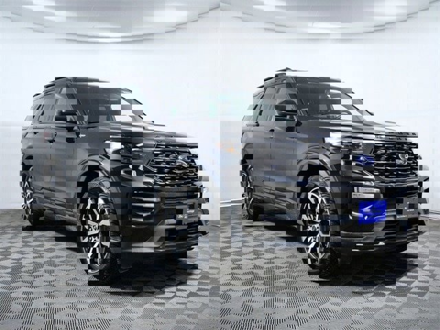 Certified 2023 Ford Explorer ST-Line w/ Class IV Trailer Tow Package image 5