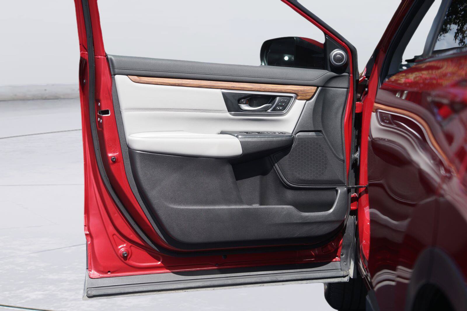 Used 2022 Honda CR-V Touring image 31