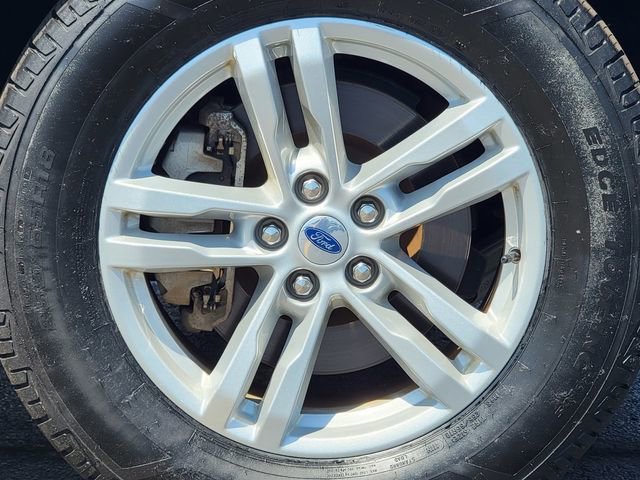 Certified 2023 Ford Explorer XLT w/ Equipment Group 202A AWD/4WD image 17