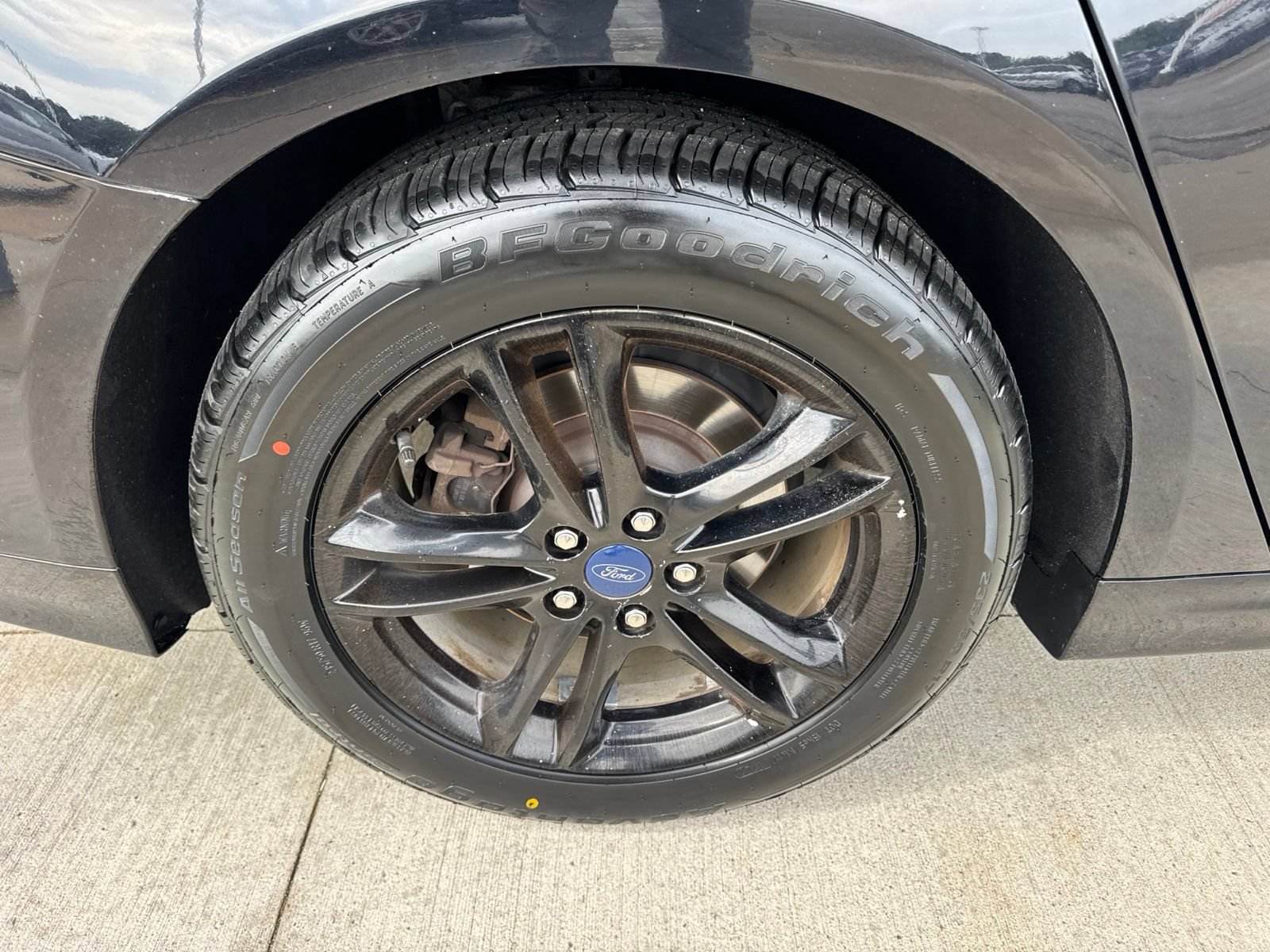 Certified 2018 Ford Fusion SE w/ Fusion SE Technology Package FWD image 19