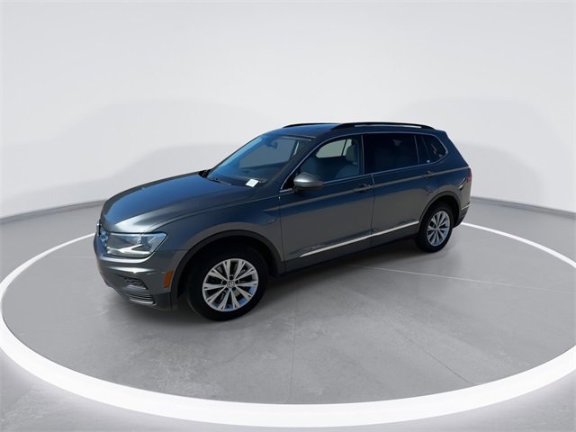 Used 2018 Volkswagen Tiguan SE w/ Panoramic Sunroof Package image 12