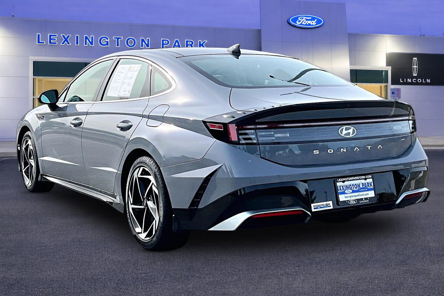Used 2025 Hyundai Sonata SEL FWD image 4
