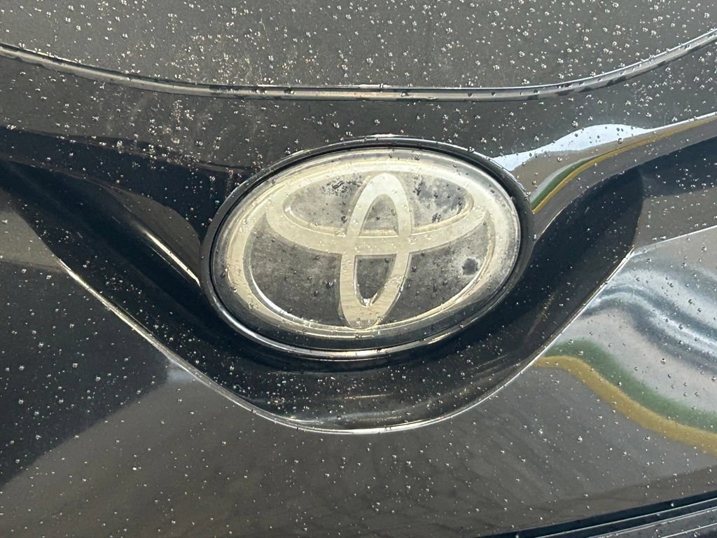 Used 2019 Toyota C-HR XLE FWD image 17