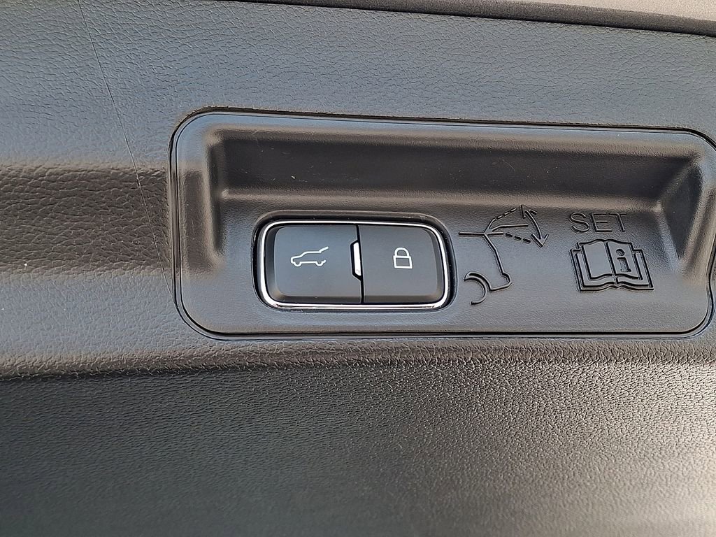 Certified 2025 Ford Explorer ST AWD/4WD image 32