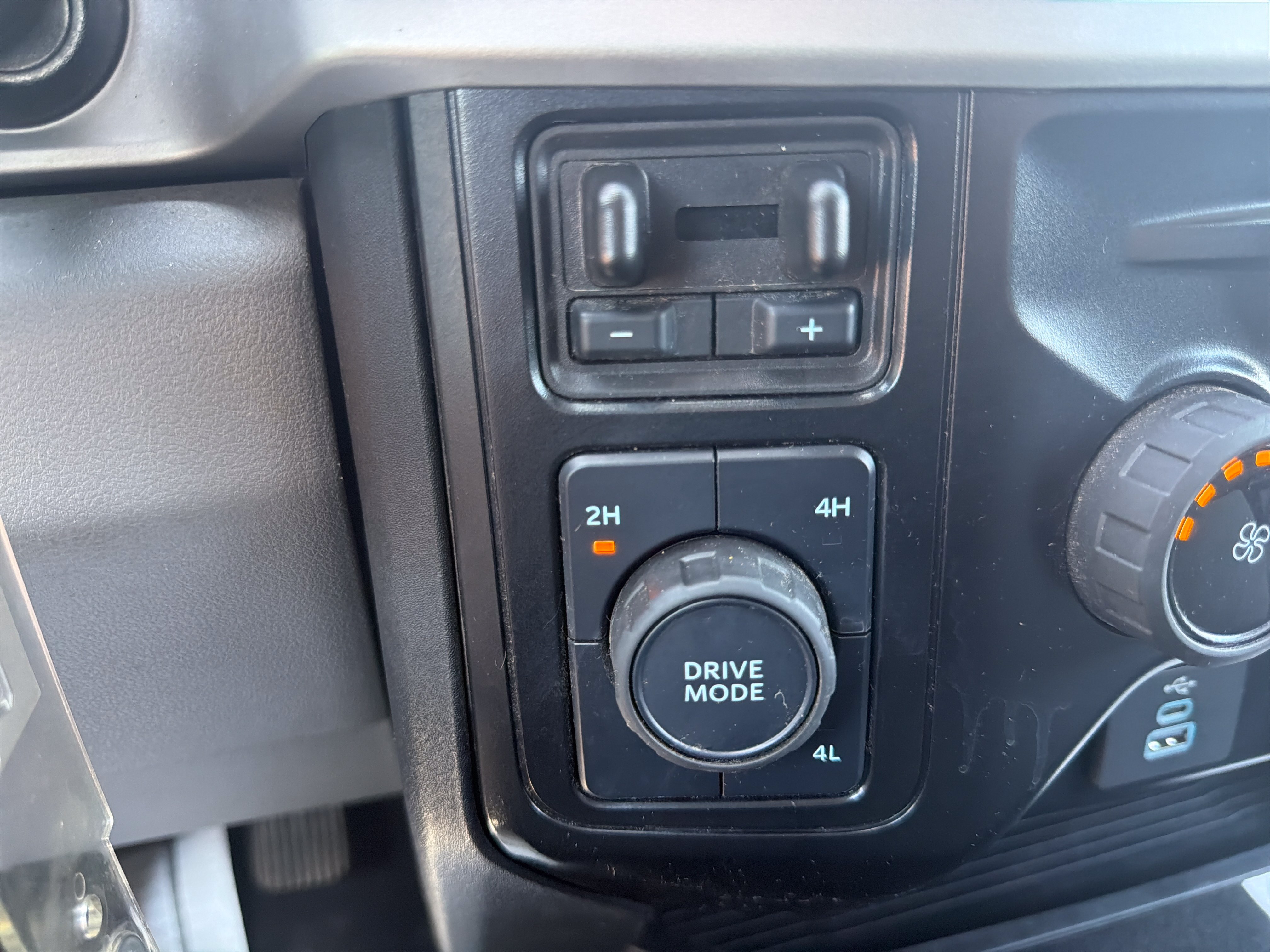 Certified 2025 Ford F250 XLT AWD/4WD image 27
