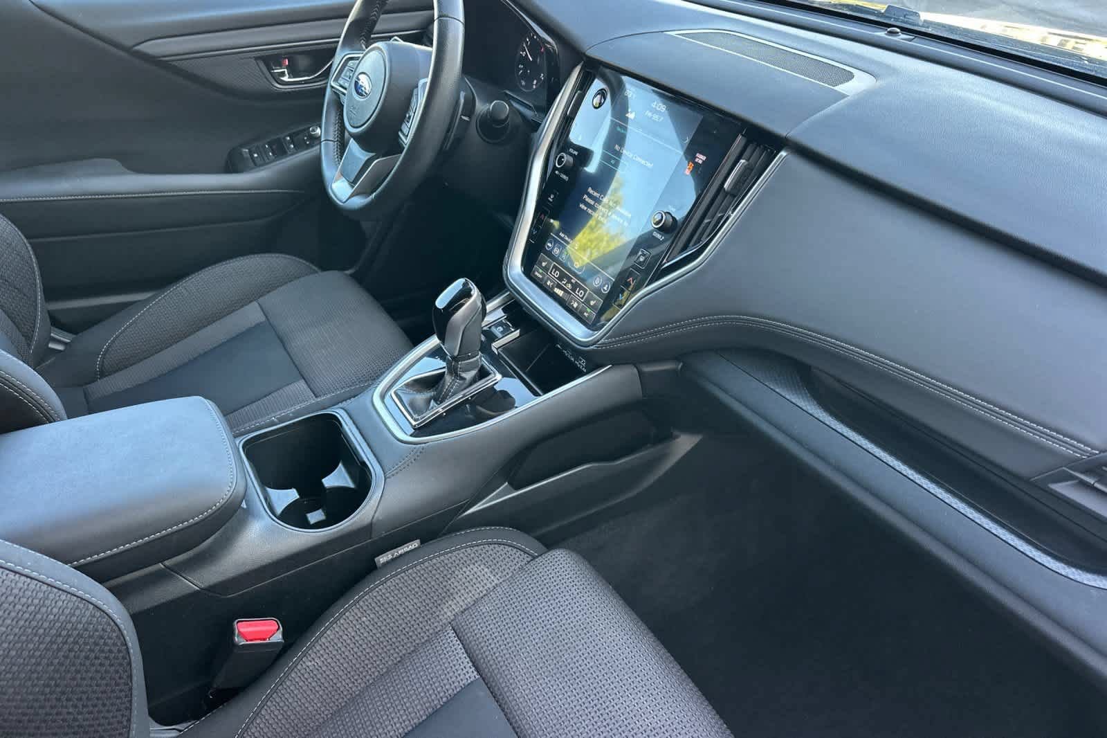 Used 2025 Subaru Outback Premium AWD/4WD image 17