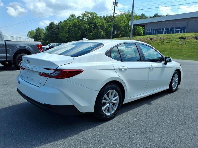 Used 2025 Toyota Camry LE FWD image 5