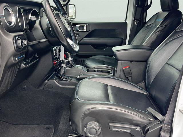 Used 2022 Jeep Wrangler Unlimited Rubicon 4xe w/ Cold Weather Group AWD/4WD image 12